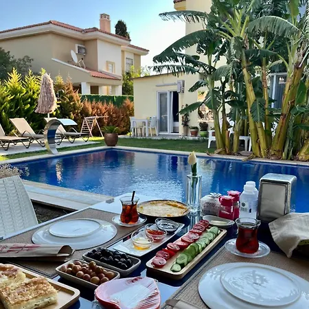 Odabasi Su Alacati Hotell Çeşme